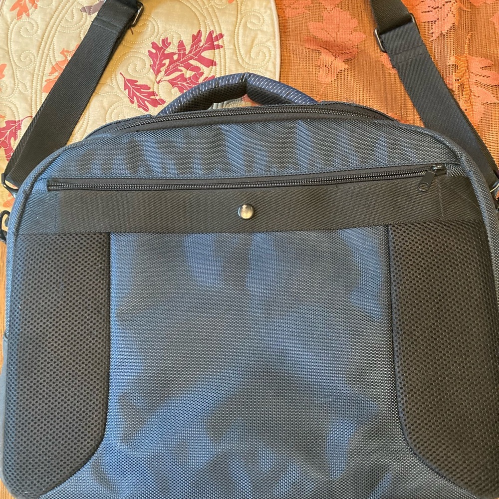 Icon Computer Bag - image 3